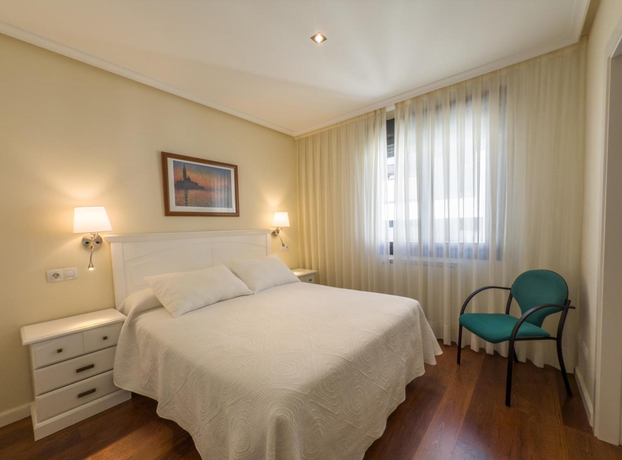 Apartamentos Verdemar Llanes Eksteriør bilde