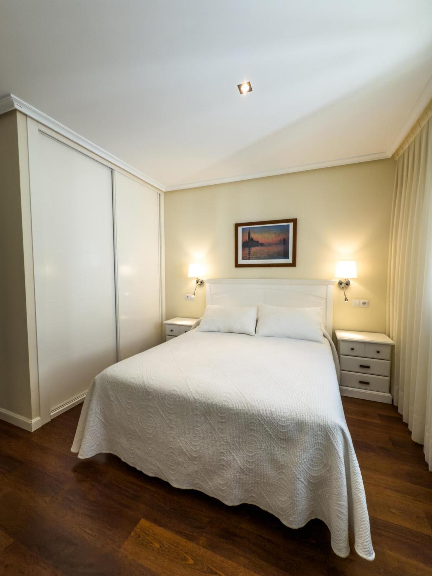 Apartamentos Verdemar Llanes Eksteriør bilde