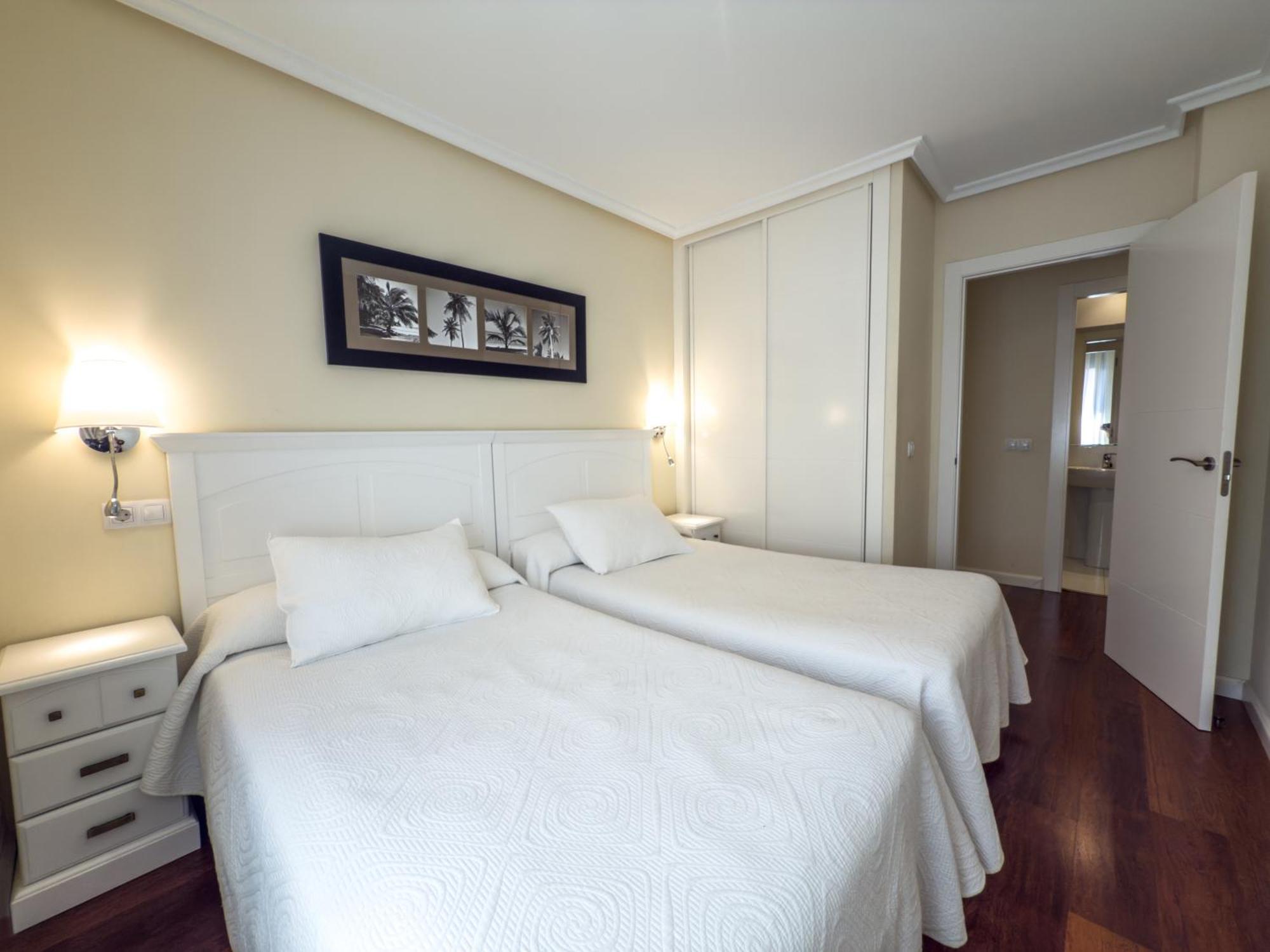 Apartamentos Verdemar Llanes Eksteriør bilde